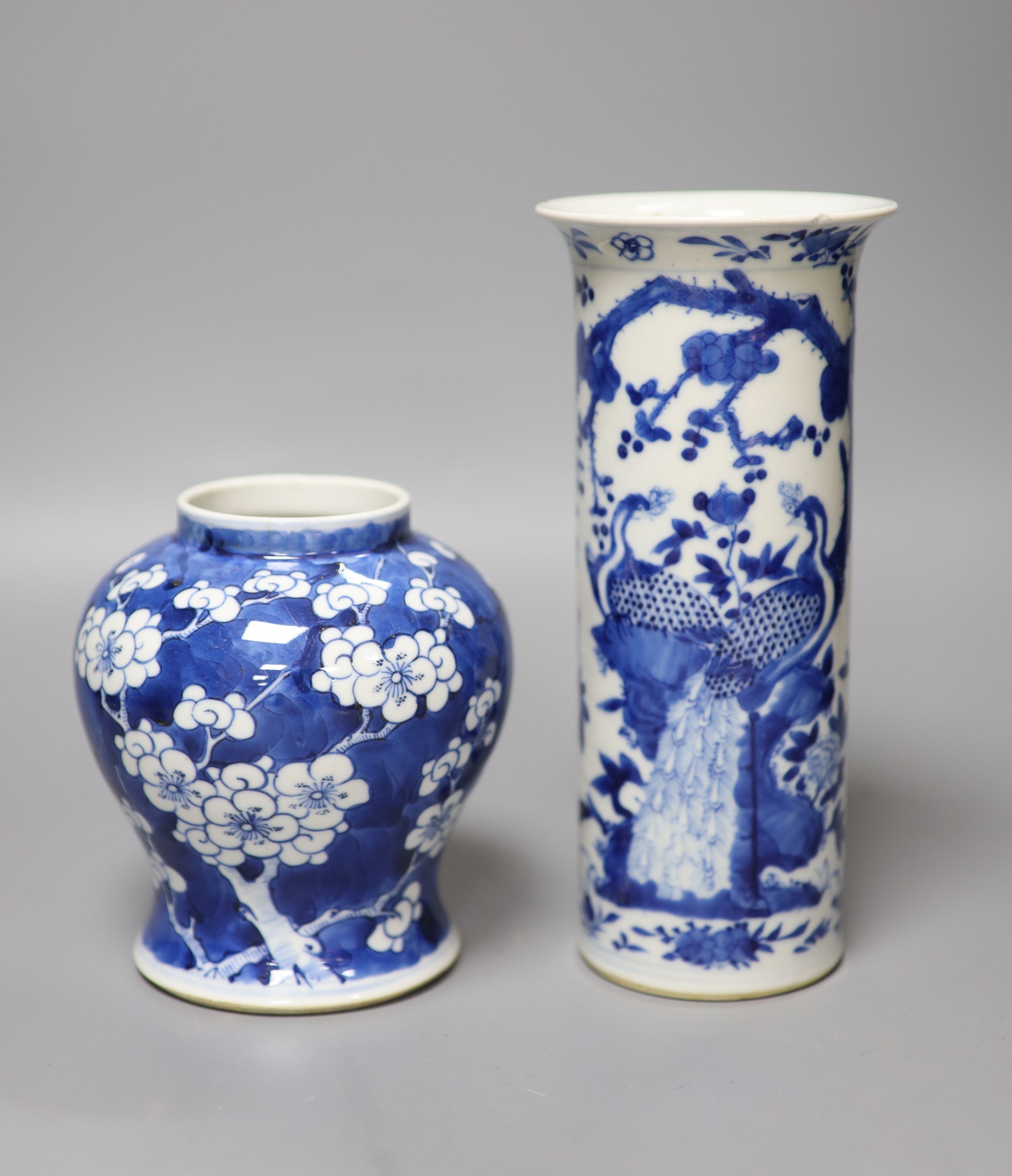 Two Chinese blue and white vases, one baluster and one cylindrical, late Qing, tallest 20.5cm